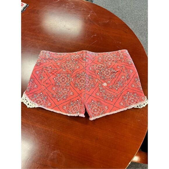 No Boundaries Red Hanky Code Bandana Pride Crochet Lace Trim Short Shorts sz 17 - Picture 5 of 6